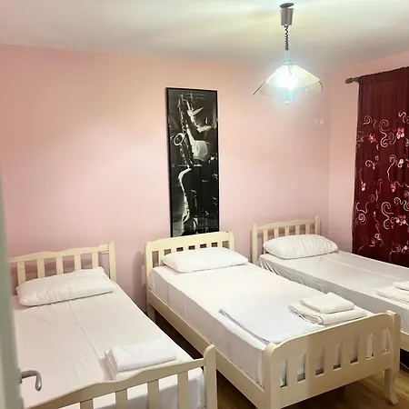 Skanderbeg Square * טיראנה